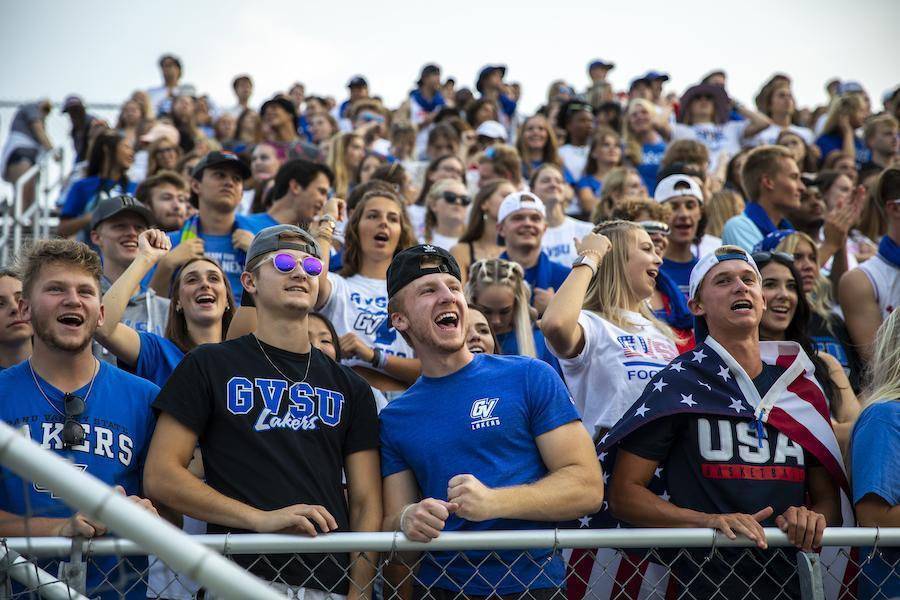 Students cheering for GVSU football